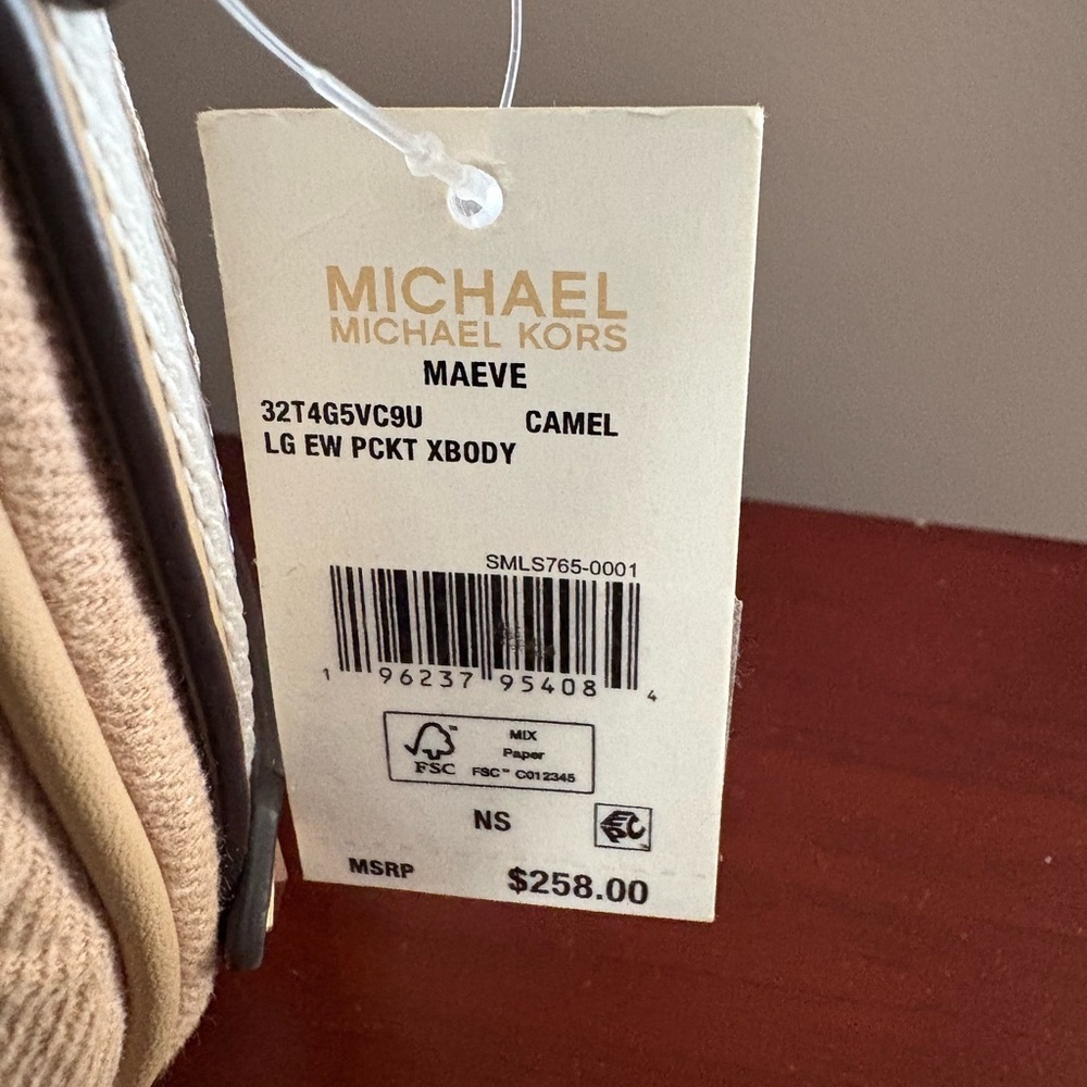 Michael Kors Maeve Large Logo East West Pocket Crossbody - NWT - Picture 8 of 13